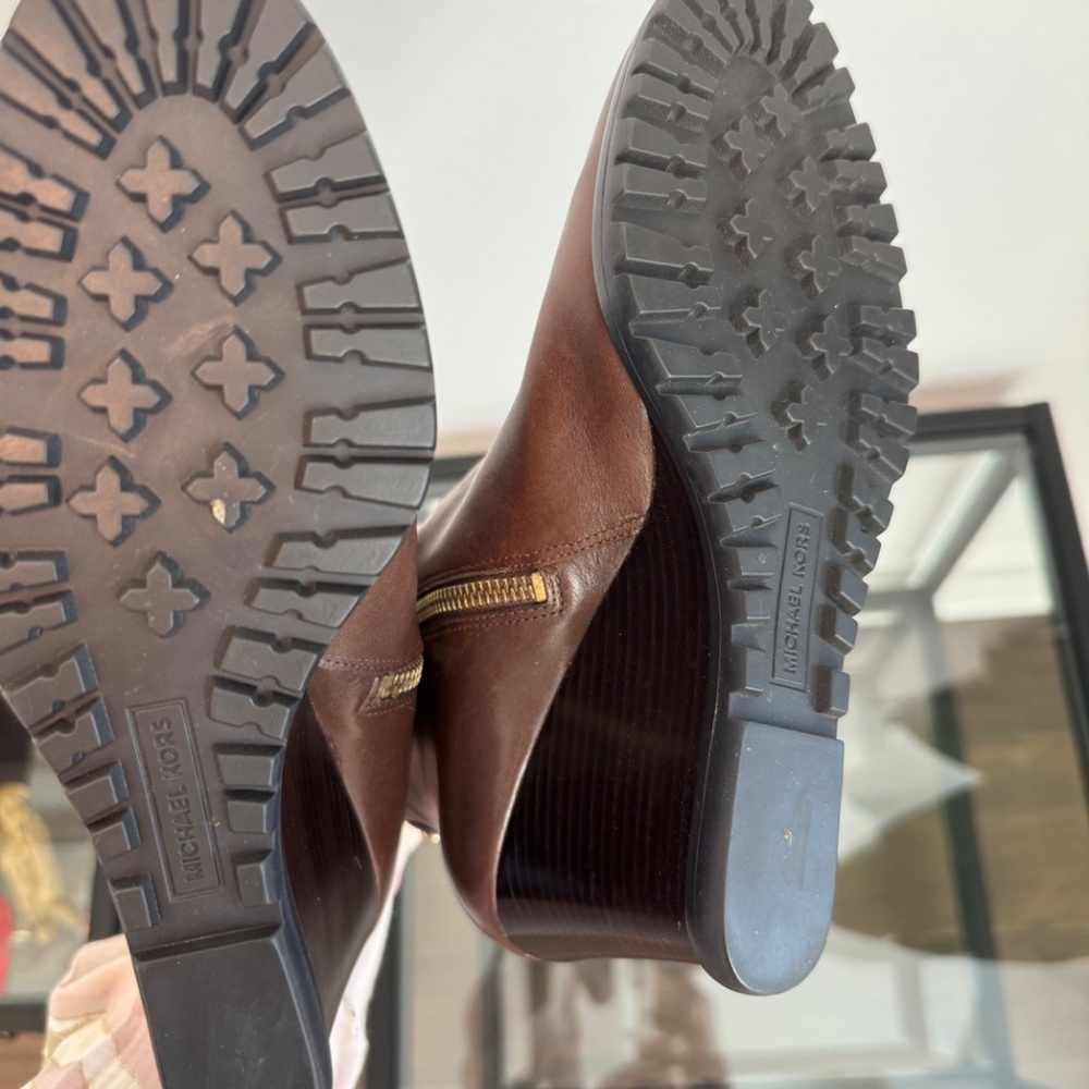 MICHAEL KORS Aileen Brown LeatherWedge Bootie Size 8 - Picture 12 of 15